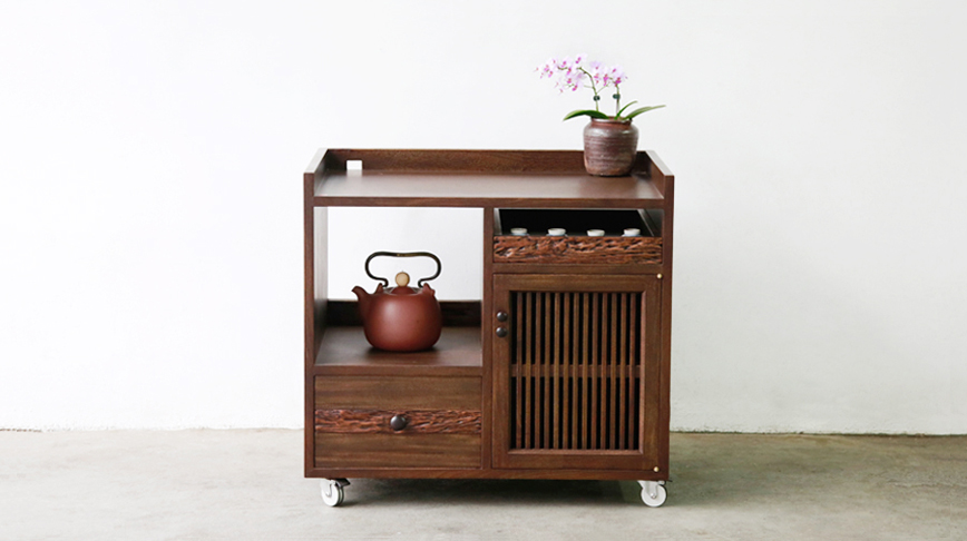 意念工房SMANGUS ：【作品介紹】漂泊移動茶櫃Since 1982-2026 CO., LTD.